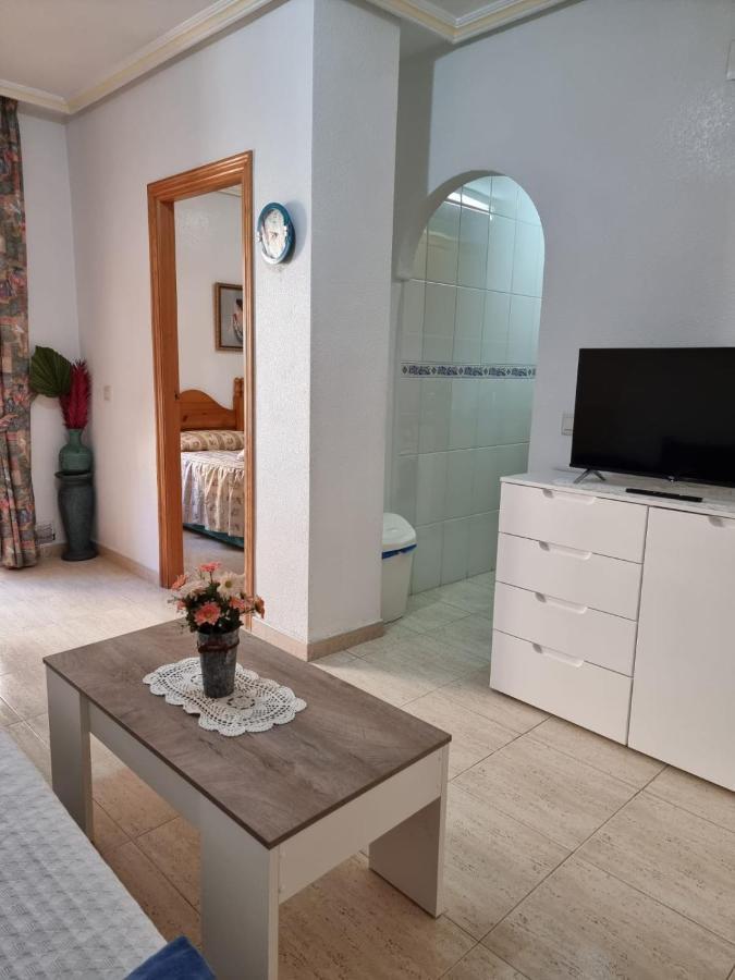 Gemuetliche Ferienwohnung In Torrevieja Ca100M Vom Strand Playa Del Cura Entfernt Exterior photo